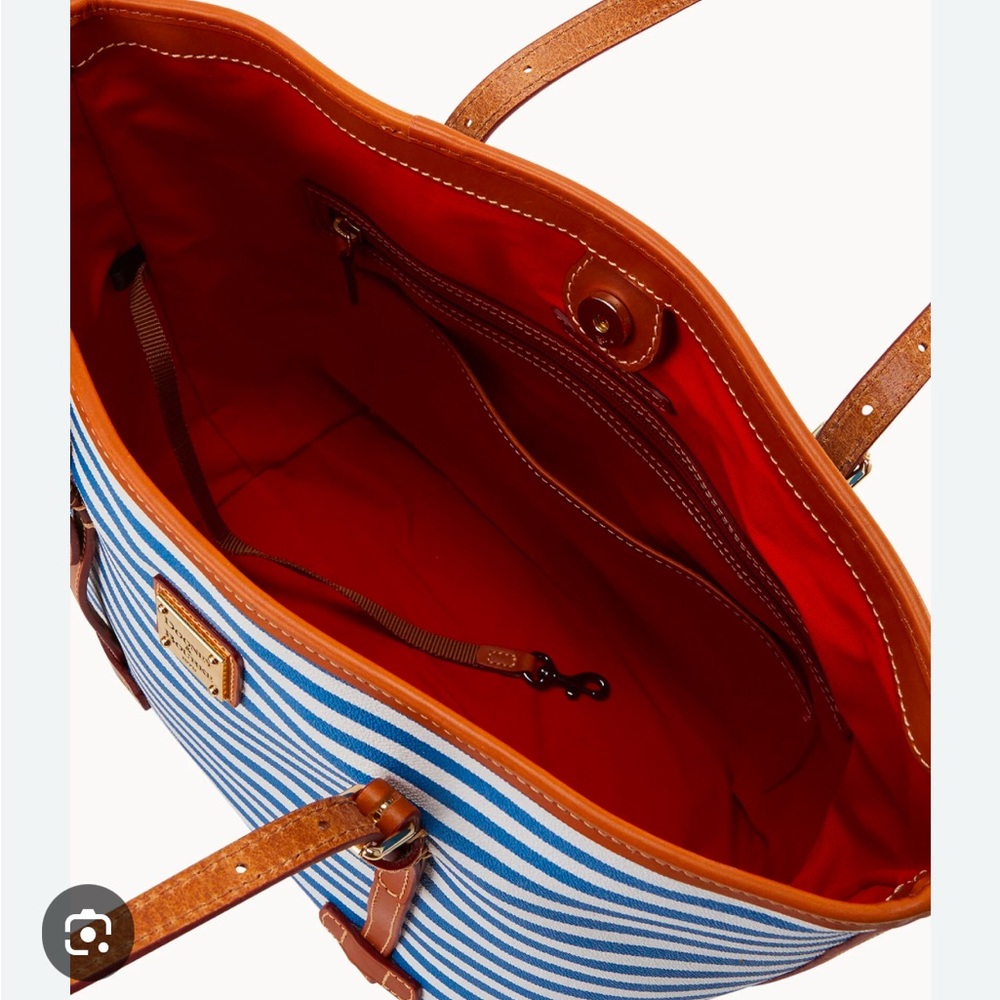 💙DOONEY AND BOURKE BLUE AND WHITE TOTE BAG WITH SMALL WRISTLET 💙 - Picture 5 of 8